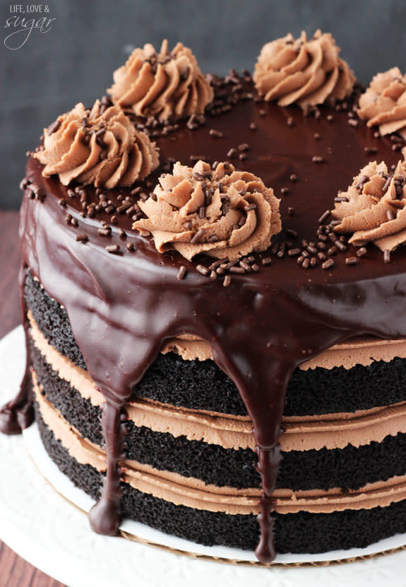 <strong>Get the <a href="http://www.lifeloveandsugar.com/2014/11/12/nutella-chocolate-cake/" target="_blank">Nutella Chocolate Cake</a>&nbsp;recipe from Life, Love &amp; Sugar</strong>