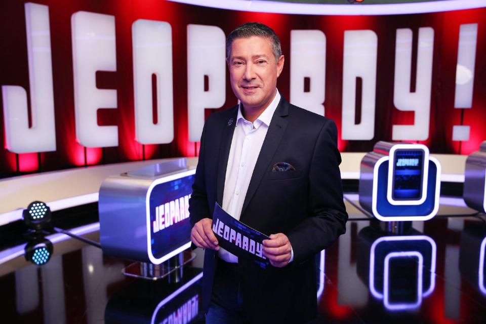 Parallel zum "Familien Duell"-Comeback kehrte auch "Jeopardy" auf den RTLplus-Bildschirm zurück. Moderator war bis Ende 2017 "Let's Dance"-Juror Joachim Llambi. (Bild: RTLplus / Stefan Gregorowius)