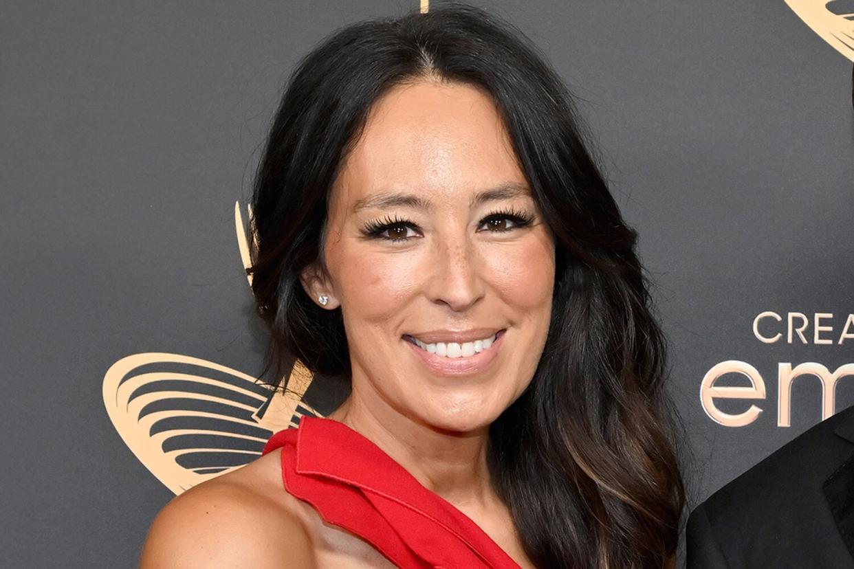 Joanna Gaines and Chip Gaines at the 2022 Creative Arts Emmy Awards press room held at the Microsoft Theater on September 3, 2022 in Los Angeles, California.