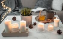 <p>Kochrezepte, Kosmetiktipps, Einrichtungsempfehlungen - was haben wir in den letzten fünf Jahren nicht alles aus Magazinen und Blogs über "Hygge" gelernt. Dann kamen auch noch "Lagom" und "Kos" dazu: nordische Gemütlichkeitskonzepte. Doch hinter diesen Schlagworten steckt mehr als Lifestyle-Trends mit Kakao und Kerzenschein ... (Bild: iStock/Fascinadora)</p> 