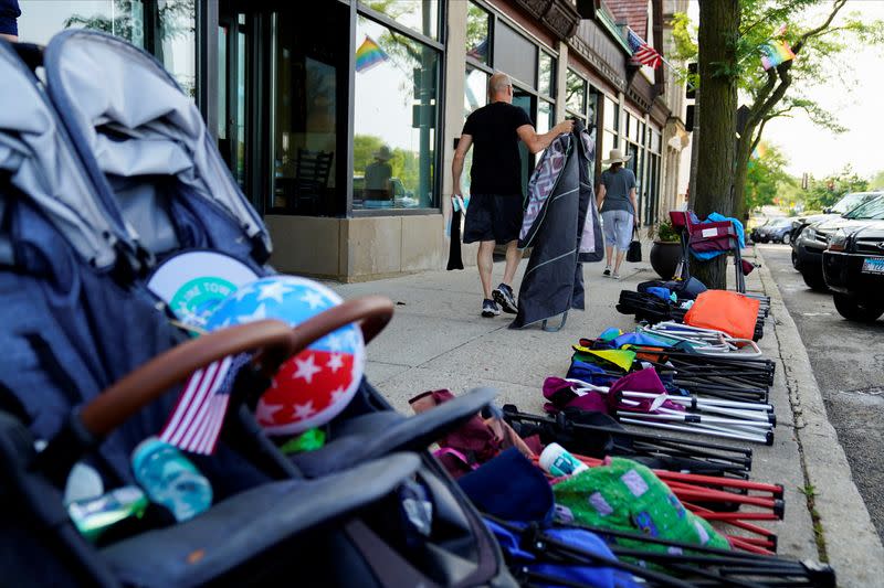 Gunfire at a Fourth of July parade in Highland Park