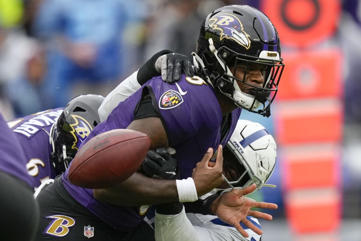 Lamar Jackson has 4 TDs as Ravens roll to 28-3 win over Browns 