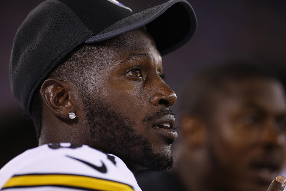 Pittsburgh Steelers wide receiver Antonio Brown apologized on Wednesday after sending a threatening tweet to an ESPN reporter last week. (Getty Images)
