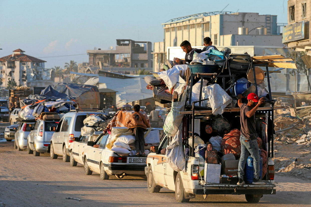 Des Palestiniens déplacés fuient Rafah en amont de l'assaut d'Israël, le 6 mai 2024.  - Credit:Ramadan Abed / REUTERS