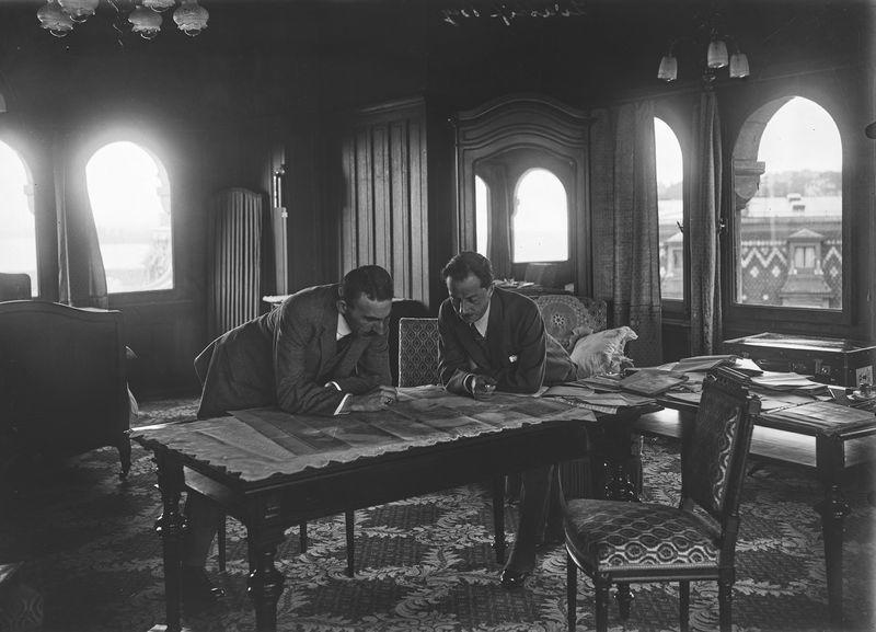 Turkish delegates attend the negotiations of the Treaty of Lausanne in Chateau d'Ouchy