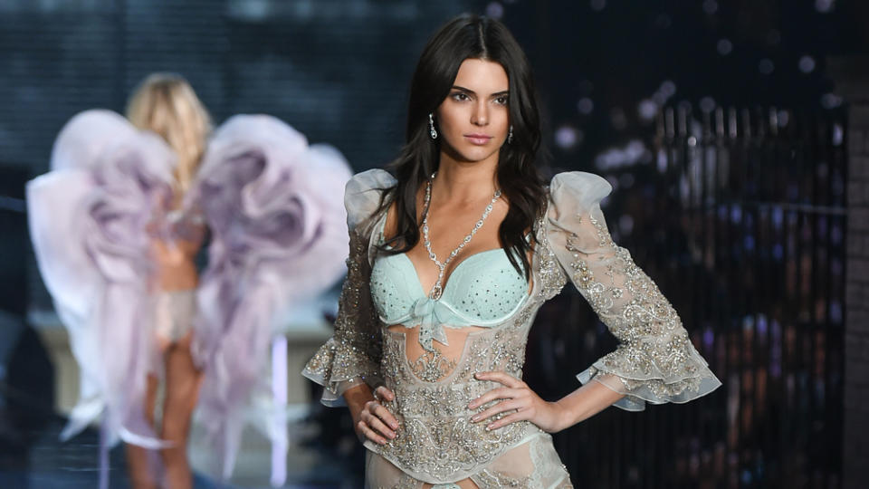 Kendall Jenner gab ihre Fashion-Show-Premiere