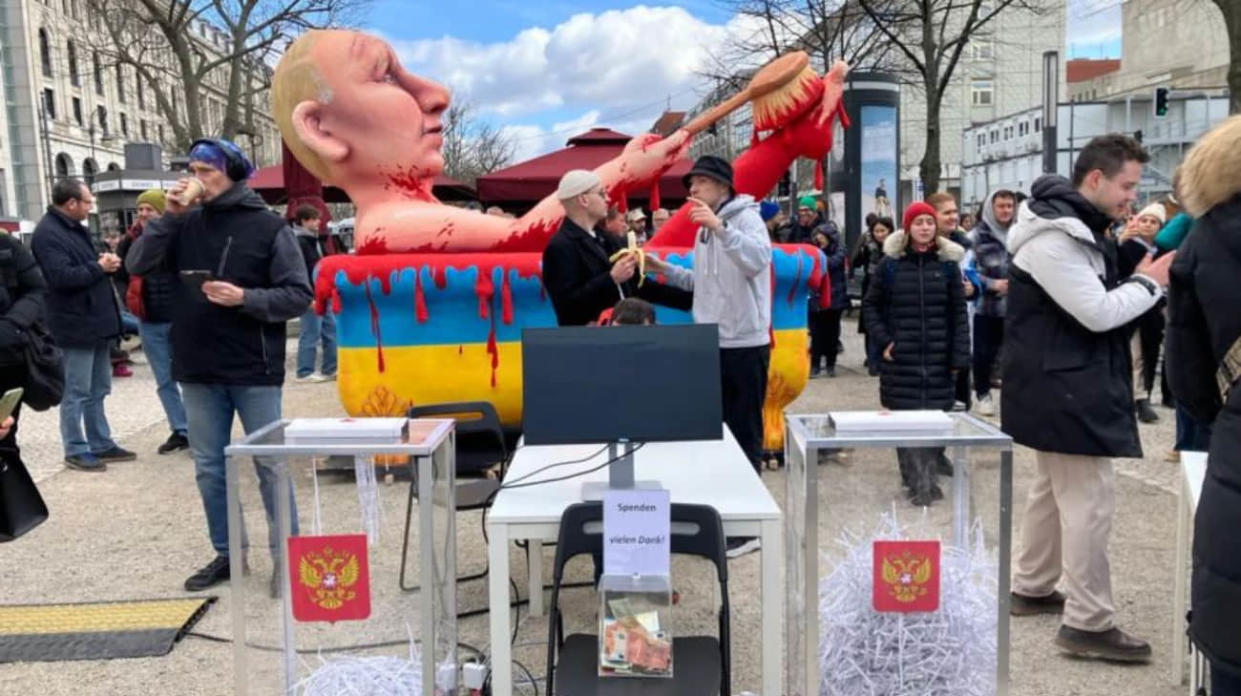 "Putin" in Berlin near the polling station. Stock photo: Meduza