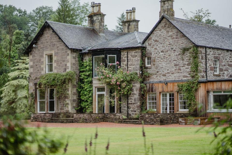 The exterior of the chic Aberturret Estate House (Schnapps Photo)