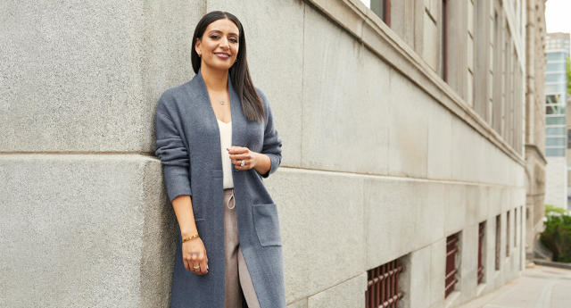 The blazer + maxi skirt combo is perfect for a fall workwear look