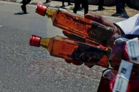 印度發生飲假酒的大量死亡案件。(網上圖片)
