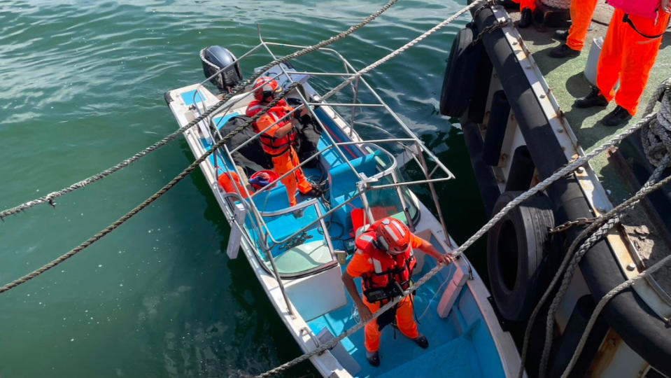 海巡署9日逮捕一名駕駛快艇闖入淡水河的中國籍男子。資料照片，海巡署提供