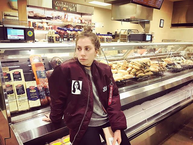 5) Gorgeous At The Grocery Store