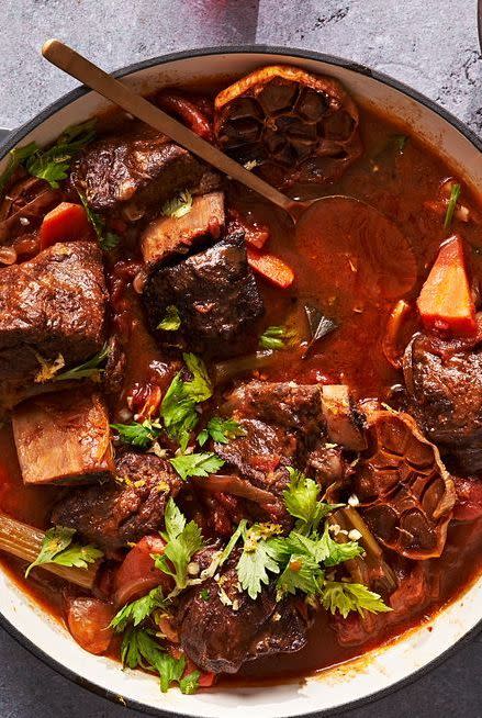 Braised Short Ribs with 40 Cloves of Garlic