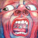 <p>Ein echter Klassiker! "In The Court Of The Crimson King" (1969) von King Crimson gilt als eines der ersten Progressive-Rock-Alben überhaupt. Auch das Cover mit dem verzerrten Gesicht ist Kult - jeder, der sich nur ein bisschen für anspruchsvollere Rockmusik interessiert, erkennt es sofort. Gestaltet wurde das Artwork von Barry Godber, einem damaligen Freund der Band. (Bild: DGM Live)</p> 