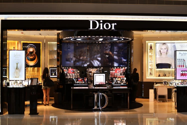 shopping, dior, hong, kong, ifc, decoration, business, accessories, open, marketing, makeup, illumination, vitrines, china, mall, display, prestige, luxury, main, fashion,