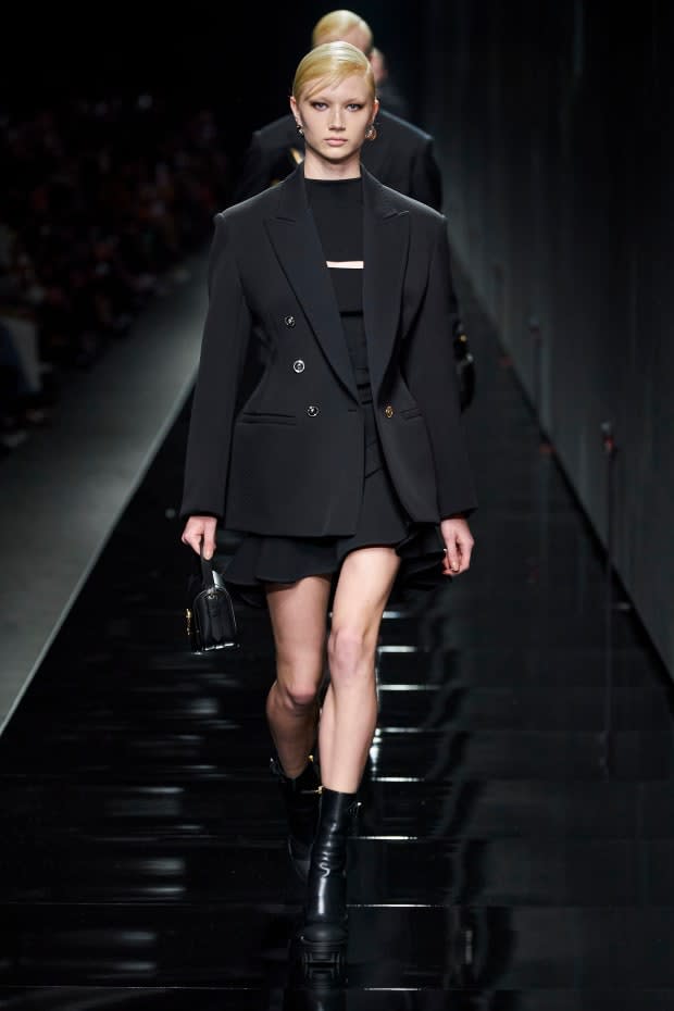 <p>A look from Versace's Fall 2020 show. Photo: Imaxtree</p>