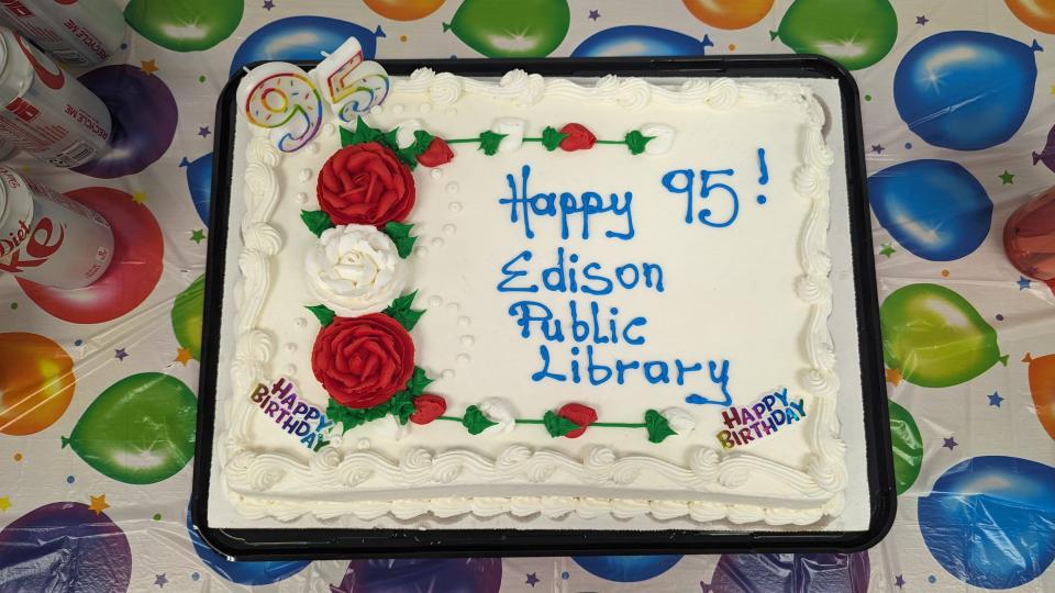 Cake celebrating the 95th anniversary of the Edison Public Library