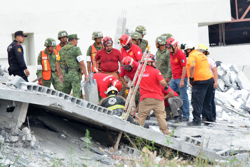 FOTOS | Dolor por derrumbe mortal en Monterrey