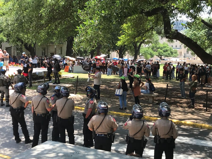 Law enforcement arrives at UT Austin campus as pro-Palestine protesters gather Monday, April 29, 2024 (KXAN Photo/Ed Zavala)