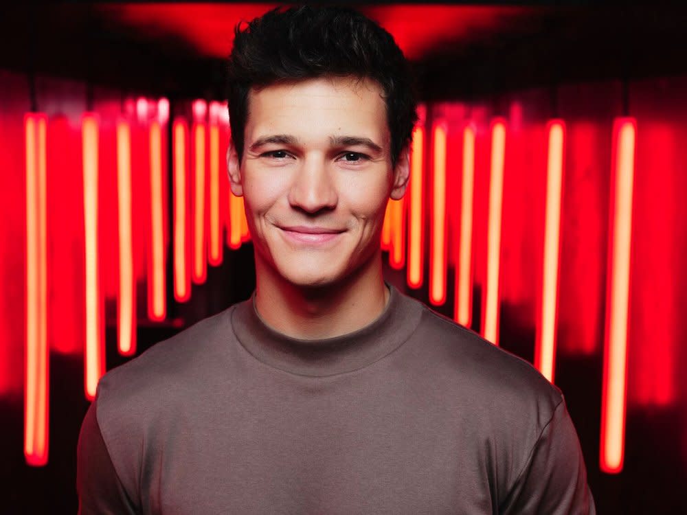 Wincent Weiss möchte zukünftig an der Balance zwischen seinem Berufs- und Privatleben arbeiten. (Bild: SAT.1/Julian Essink)