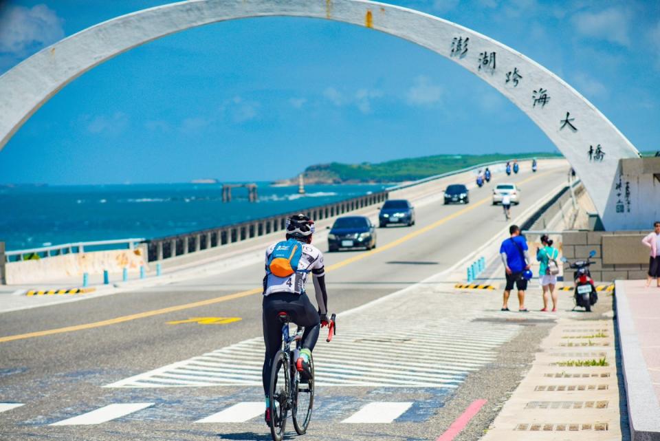 澎湖跳島101K自行車活動。   圖：觀光局／提供