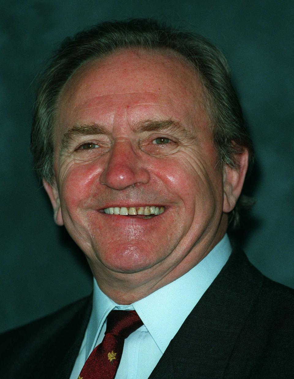 Rogers (1995): he was one of the first MPs to raise ministers’ apparent contravention of UN resolutions on arms exports to Iraq