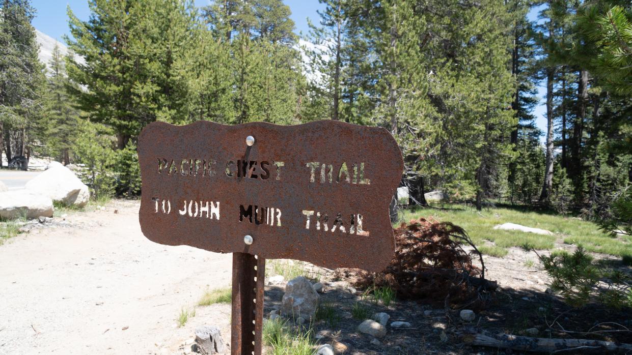  Sign along Yosemite National Park Tioga Pass for the Pacific Crest Trail and John Muir trail. 