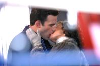 <p>More kissing on the set of <em>Jersey Girl</em>. </p>