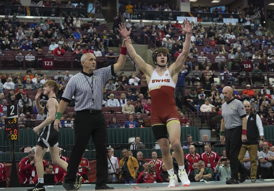 Watterson’s Mitchell Younger won the Division II state title at 144 last season.