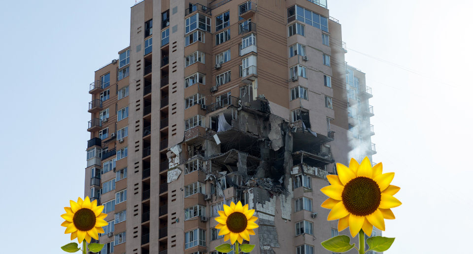 Sunflower emojis are being used on social media to show solidarity with Ukraine. Source: Getty / Apple