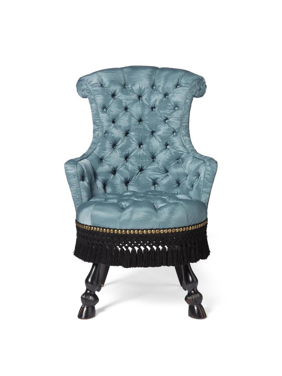花卉緹花藍色扶椅。NT$310,600（古馳提供）