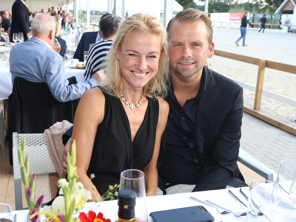 Rhea Harder-Vennewald mit Ehemann Jörg Vennewald auf einem Charity-Dinner in Hamburg. (Bild-Copyright: ddp/INTERTOPICS/pa)