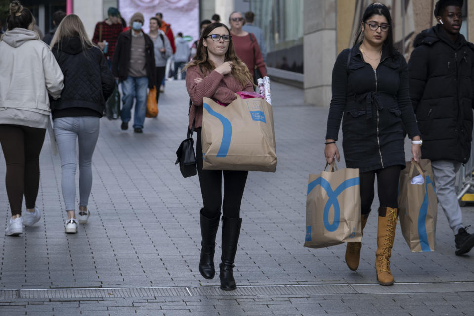 Shoppers and other people out and about at the busy Bull Ring shopping district, Birmingham, UK