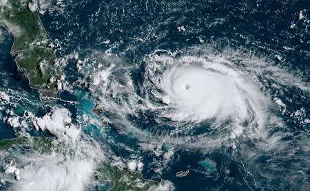 El huracán Dorian visto desde el satélite GOES-East Satellite de la Administración Nacional Oceánica y Atmosférica de la NOAA, sobre el Océano Atlántico