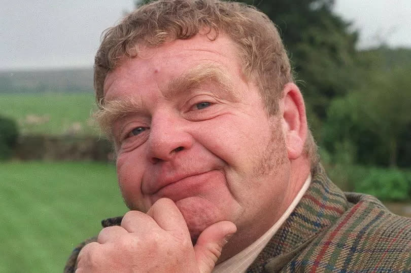 Geoffrey Hughes as Vernon Scripps in Heartbeat, 2001