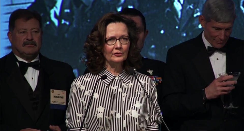 Gina Haspel, veterana agente nominada por Trump para ser directora de la CIA, la primera mujer en llegar a ese cargo. (The OSS Society/YouTube/Archivo Yahoo)