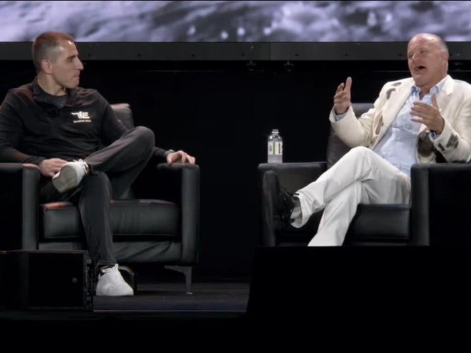 Anthony ‘Pomp’ Pompliano (left) speaking with Mike Novogratz during the opening session of Bitcoin 2022 in Miami, Florida, on 6 April, 2022 (Bitcoin 2022)