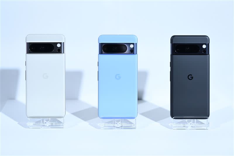 Google Pixel 8 Pro推出曜石黑、陶瓷米跟海灣藍三款顏色，建議售價新台幣$33,900元起。（圖／Google提供）