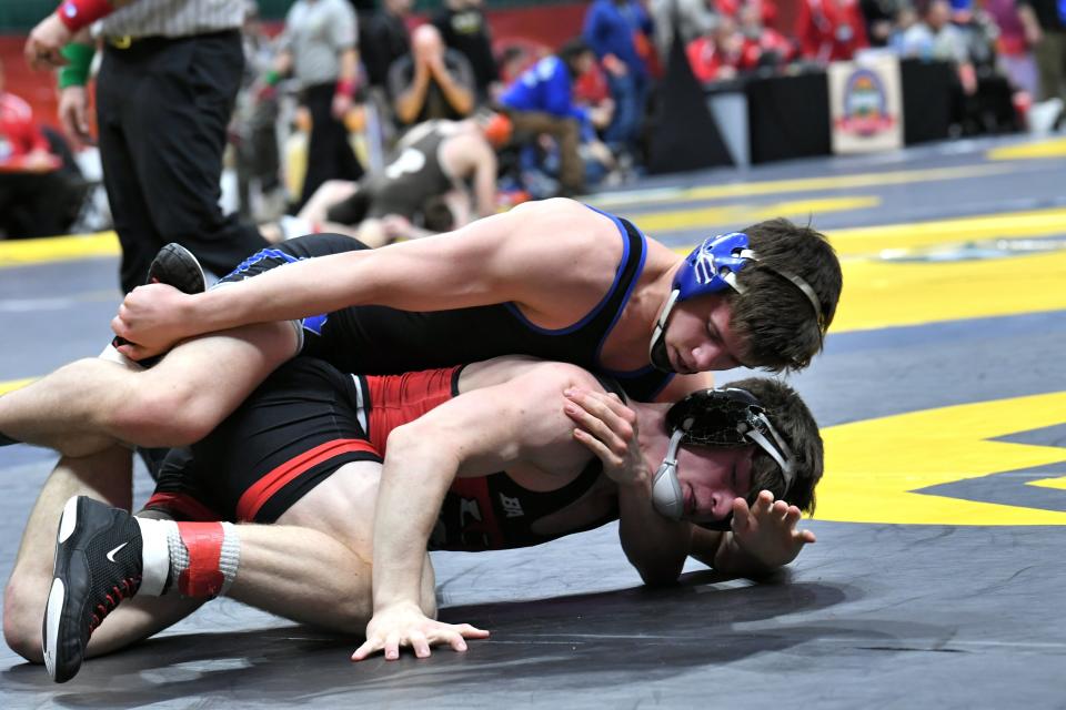 Reading's P.J. Murphy is The Enquirer's Ohio Division II Wrestler of the Year.