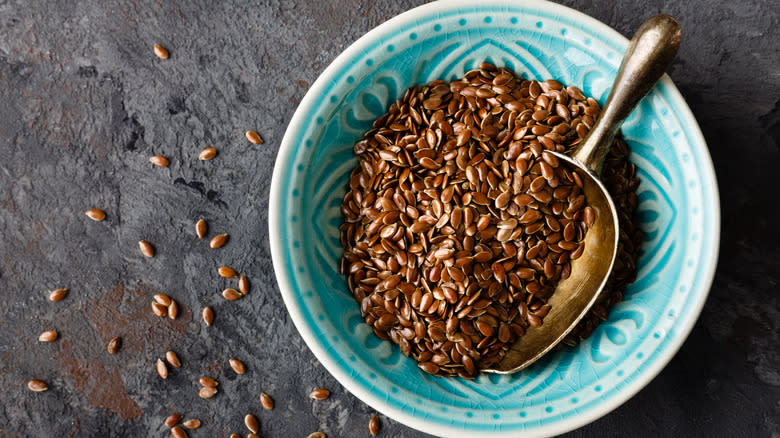 flaxseeds in bowl