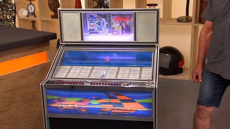 Seit über 20 Jahren bastelte der Berufskraftfahrer an der Jukebox von 1967/68 herum: "100 DM hab ich damals bezahlt. Über die ganzen Jahre hab ich dann auch viele Teile bestellt beim Wurlitzer-Shop." (Bild: ZDF)