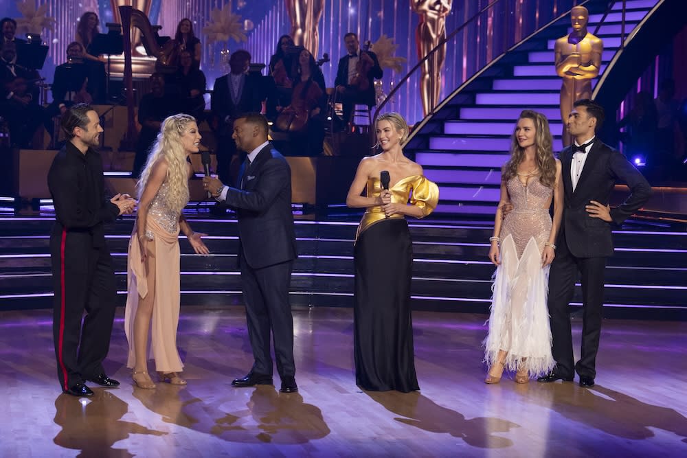 DANCING WITH THE STARS - “Episode 3302” - Oscars® Night” – Hollywood glitz meets ballroom glamour when all 13 couples grace the stage with dazzling performances, dancing to iconic songs from Oscar®-nominated films. TUESDAY, SEPT. 24 (8:00-10:01 p.m. ET) on ABC(Disney/Eric McCandless)
PASHA PASHKOV, TORI SPELLING, ALFONSO RIBEIRO, JULIANNE HOUGH, ANNA DELVEY, EZRA SOSA