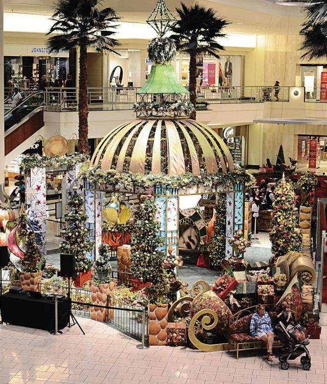 Holiday events at The Gardens Mall: The dates and times you need