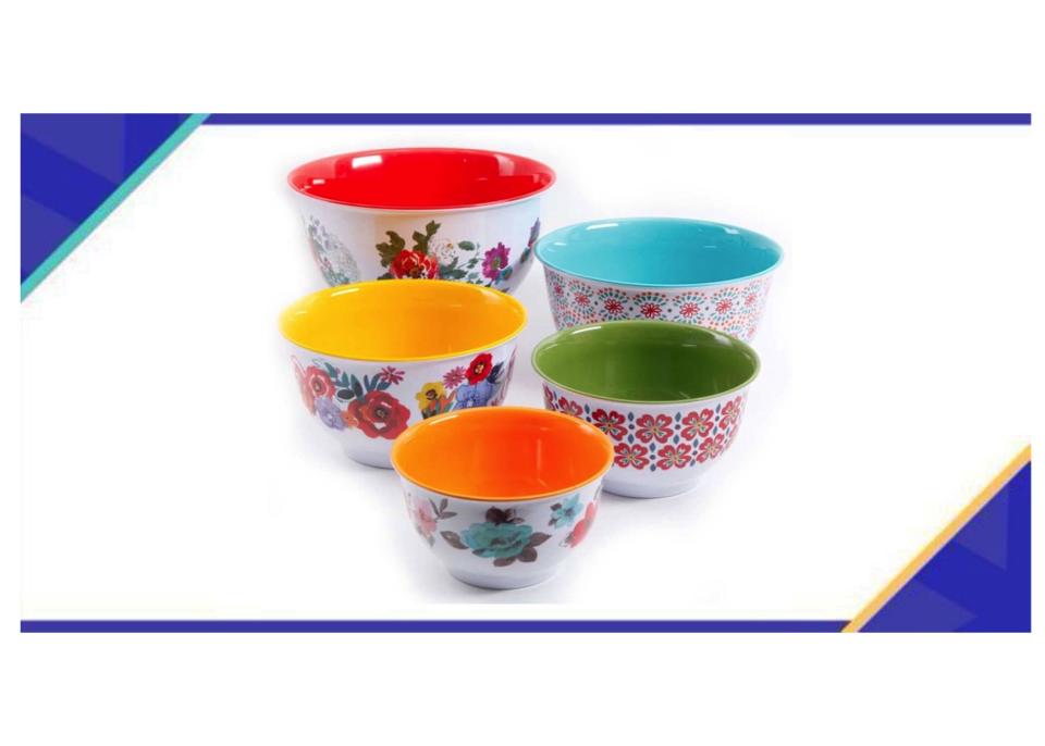 Deck the counter with gobs of color: These multi-use bowls from The Pioneer Woman make a great gift—and are marked way down. (Photo: Walmart)