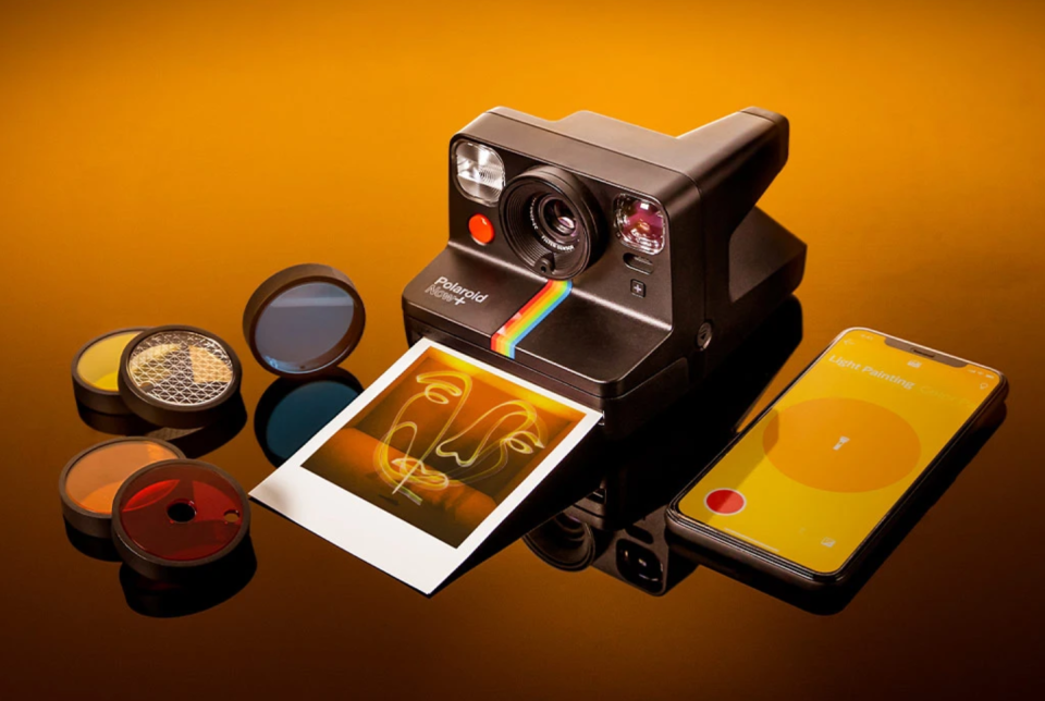 Die Polaroid Now+ bietet mehr Spielraum f&#xfc;r Kreativit&#xe4;t als je zuvor (Bild: Polaroid)