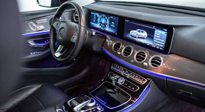 Mercedes-Benz presenta asistente de voz avanzado en CES 2024