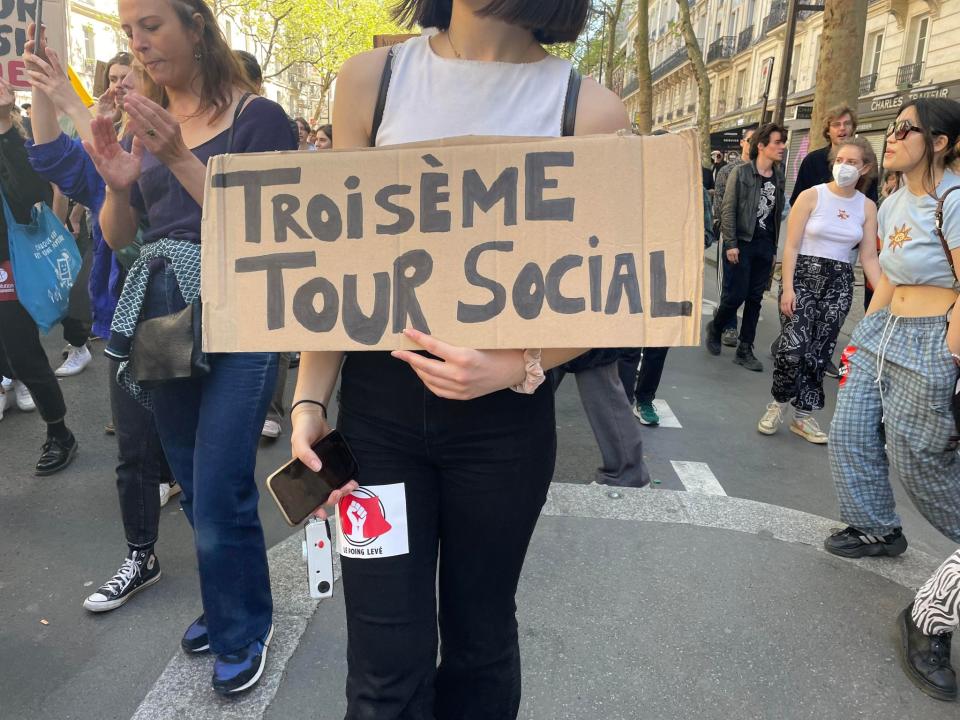 <p>"Troisième tour social"</p> 