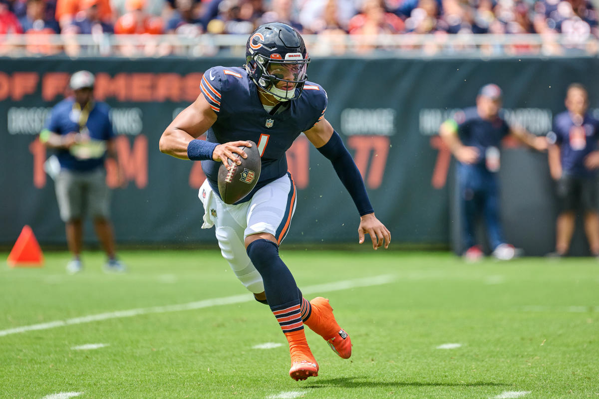 Josh Schrock: Bears getting WR DJ Moore helps QB Justin Fields right now –  NBC Sports Chicago