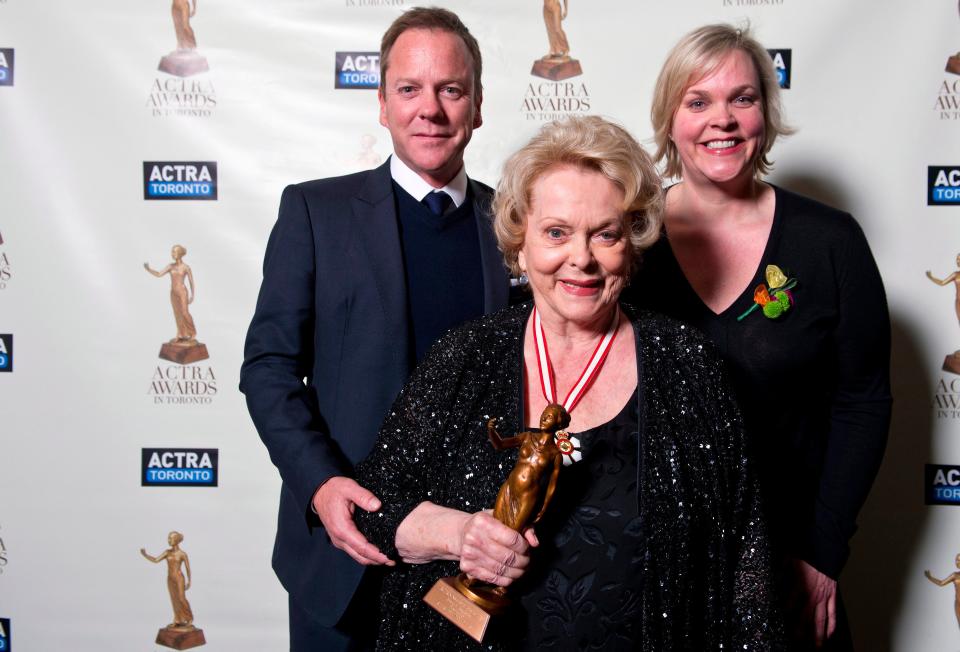 Shirley Douglas poses with her children, Kiefer Sutherland and Rachel Sutherland. Douglas died on Sunday.