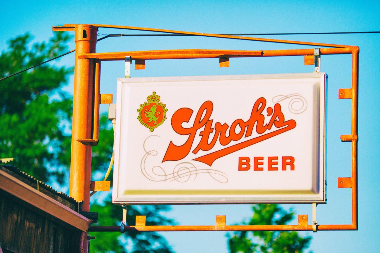 Stroh's Beer sign
